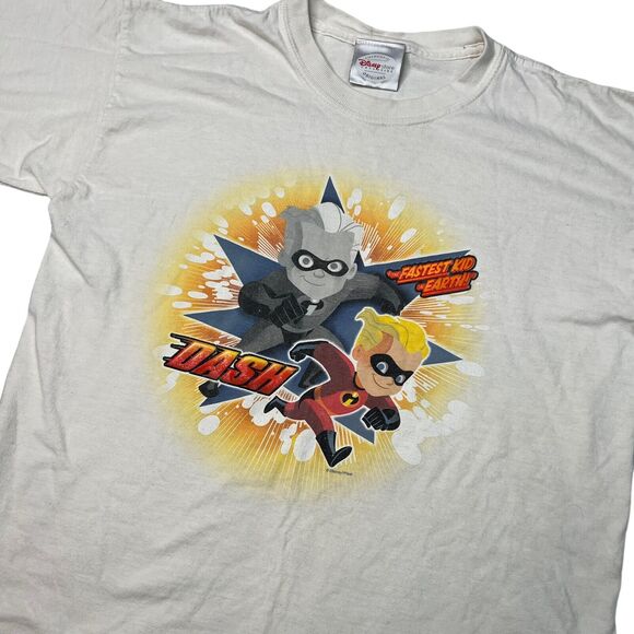 Disney Store Incredibles Dash Fastest Kid T-Shirt Superhero 2004 Youth M Medium - Picture 3 of 5